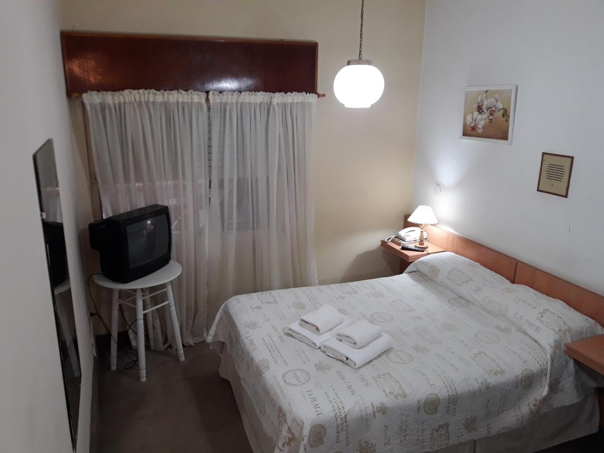Iberia Hotel Olascoaga Neuquén Eksteriør billede